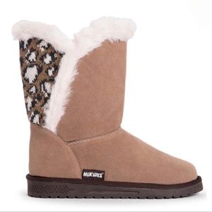 Essentials by MUK LUKS, Sand Leopard Carey Faux Fur Boots, SZ 9 - NEW!